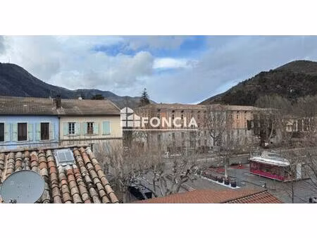 digne  hyper centre  t2 en duplex