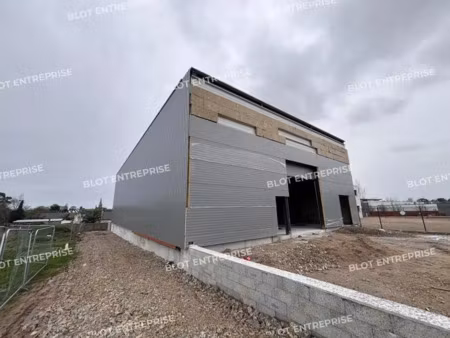 à louer - local d'activites 468 m² - merlevenez