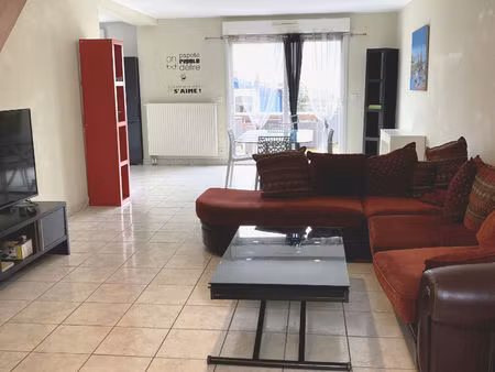 belle maison spacieuse construite en 2005