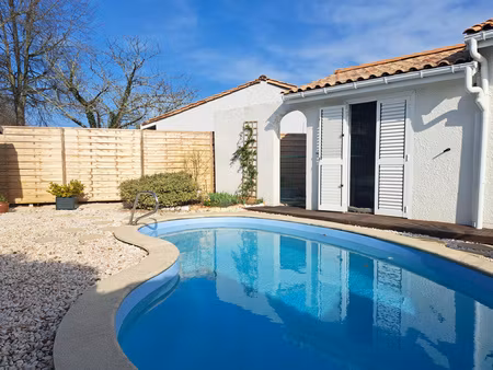 maison de plain-pied avec piscine à mérignac