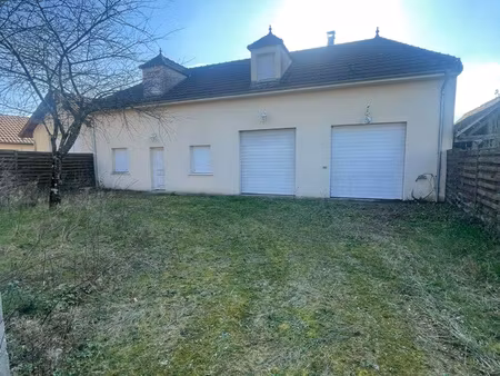 secteur mesnil sellières  maison 4 chambres.