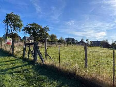 terrain à bâtir de 11a. 33ca. sis au calme  à feschaux