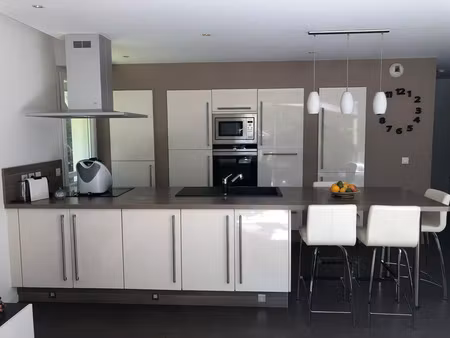 t3 lumineux avec terrasse 15 m² + piscine – brindos proche biarritz