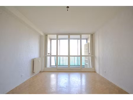 a louer non meublé  appartement villeurbanne 3 pièce(s) 67 m2