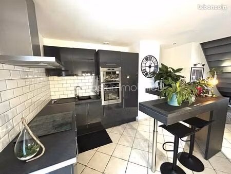 pavillon 6 pièces 89 m²