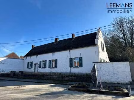 maison remise à neuf  4 chambres  2 sdb  parking et jardin