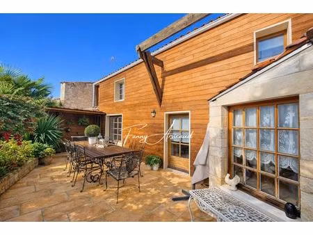 ensemble avec maison de ville en pierres 4chambres et appartement indépendant