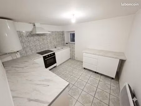 t2 40 m² – centre la côte-saint-andré – cuisine neuve équipée – rdc