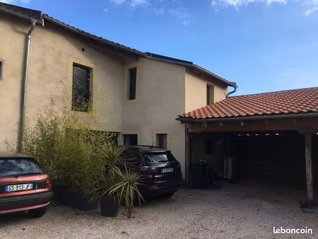 jolie maison de caractere a louer