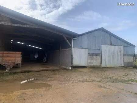 location hangar