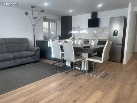 grand t2 meuble refait à neuf