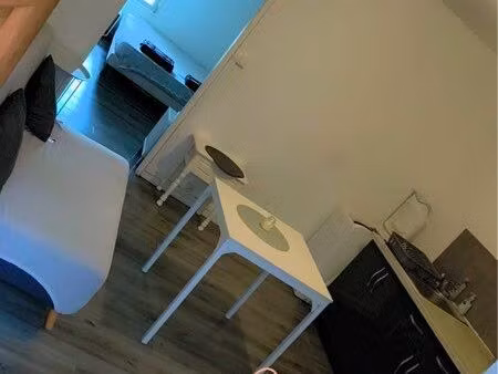 location t2  meublé en dernier étage av carnot