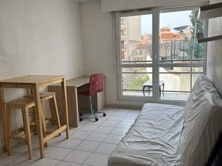 studio 19 m2 avec terrasse fac de médecine