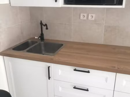 petit 2 pièces à louer - proche bus 9106  rer b