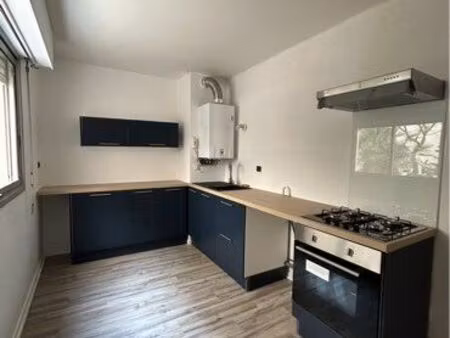 grand t2 lumineux parking cave