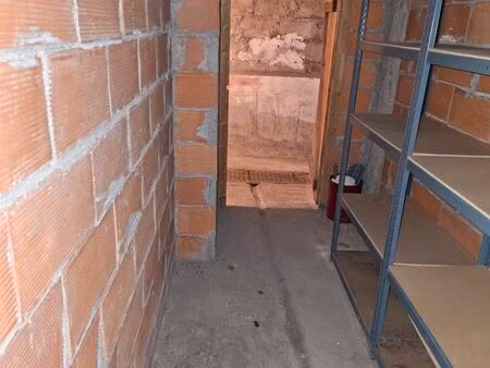 location cave au coeur de villeurbanne / gratte-ciel