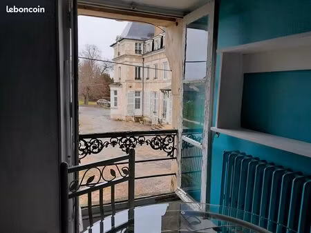 pavillon dans un chateau