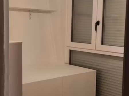 studette rénovée – 17ᵉ porte maillot – 690 cc – disponible immédiatement