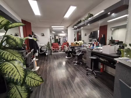 vente locaux professionnels à saint-laurent-du-var (06700)  18 700 €