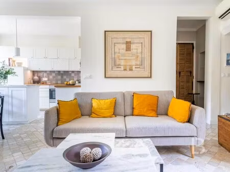 3 pièces en duplex dans la plus belle rue de la vieille ville