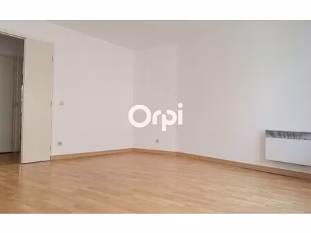 location appartement  m² t-2 à lille  772 €