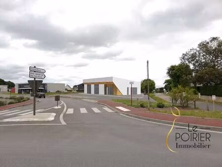 location bureaux et commerces à saint-alban (22400) : à louer / 60m² saint-alban