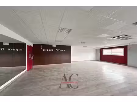 vente locaux professionnels 0 pièces à rocbaron (83136)  237 000 €