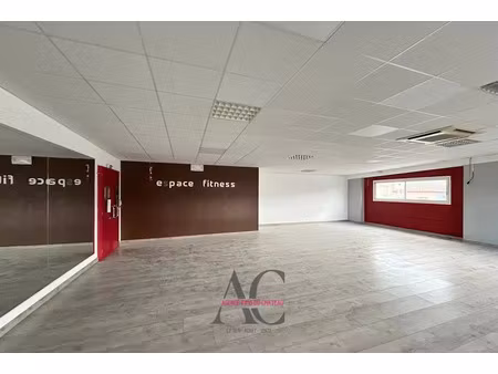 vente locaux professionnels à rocbaron (83136)  237 000 €