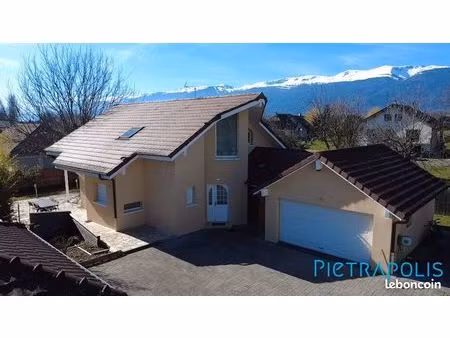 villa 5 pièces 189 m²