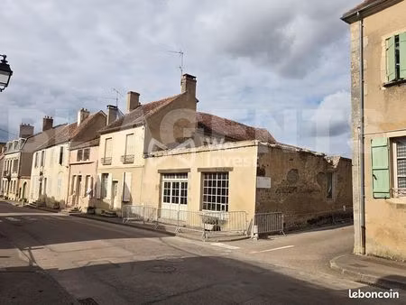 local 79 m² époisses