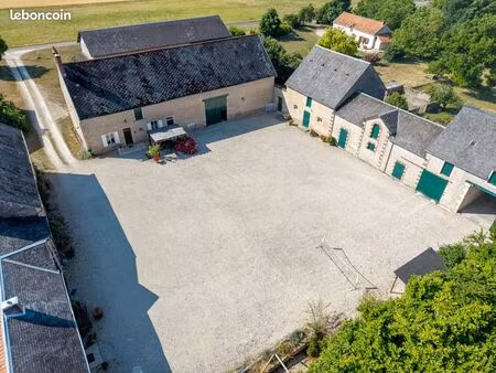 maison 8 pièces 235 m²