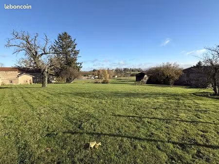 terrain 770 m² garnerans