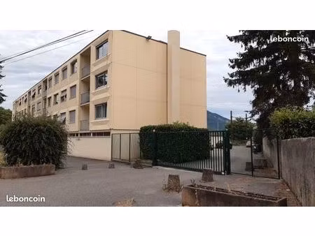 appartement 2 pièces 44m2 - cave et garage - proche gare