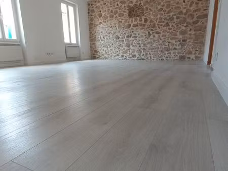 appartement au calme  rénové 3 pièces centre sanary