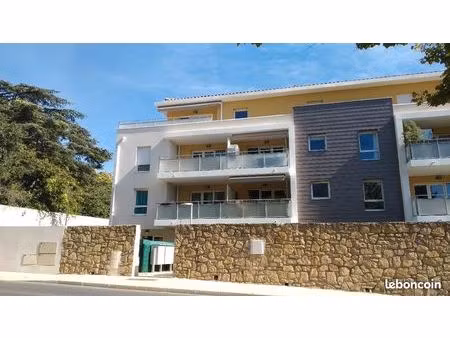 place de parking (garage)