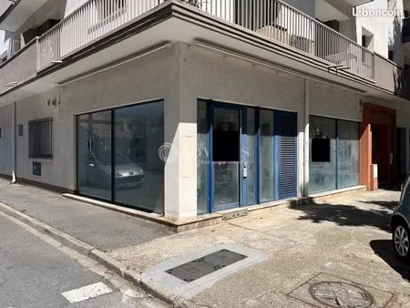 local commercial 68 m²