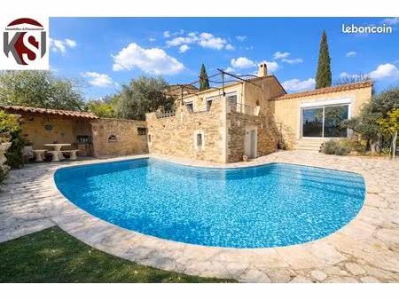 villa 7 pièces 145 m²