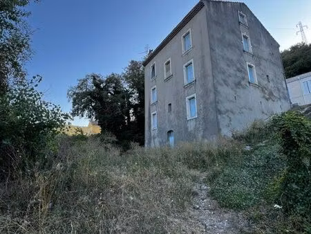 immeuble de 5 appartements (possibilité 6) à rénover