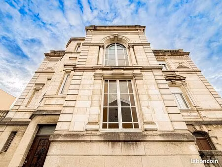 immeuble 632 m² sedan