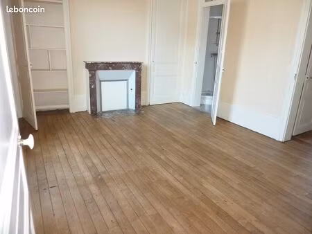 beau t3 situé au rue saint paul limoges