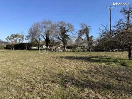 terrain 997 m² plelo
