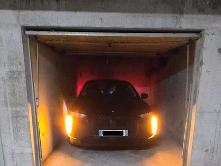 garage à louer - en sous-sol - 18m2 - chevigny-saint-sauveur