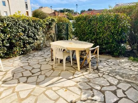studio ensoleillé avec terrasse la londe-les-maures