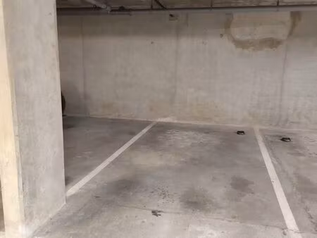 ?️ à louer – place de parking sécurisée en sous-sol (châtillon – parc andré malraux) 70/mo