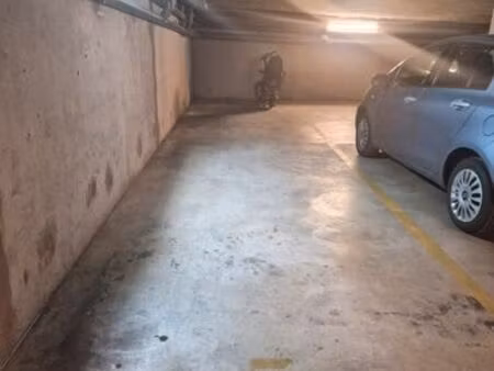 location de deux places de parking en enfilade