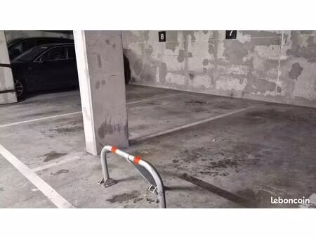 ◊ place de parking sécurisée - levallois (quartier trézel)