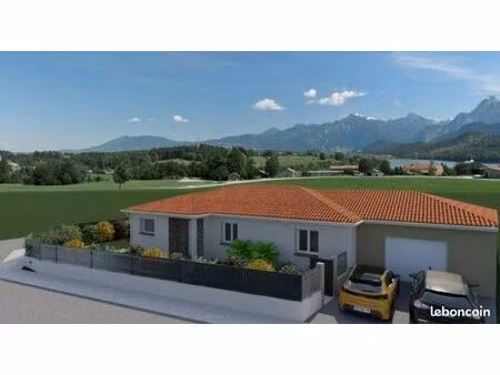 terrain plat et clôturé 450 m²