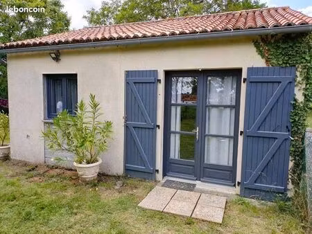 ? petite maison 45 m² sur terrain boisé – 1200 m² – 49 000 – queaux (vienne)