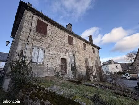 maison 9 pièces 223 m²