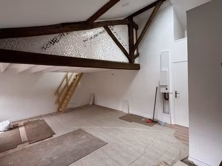 grand studio rénové avec mezzanine poitiers centre
